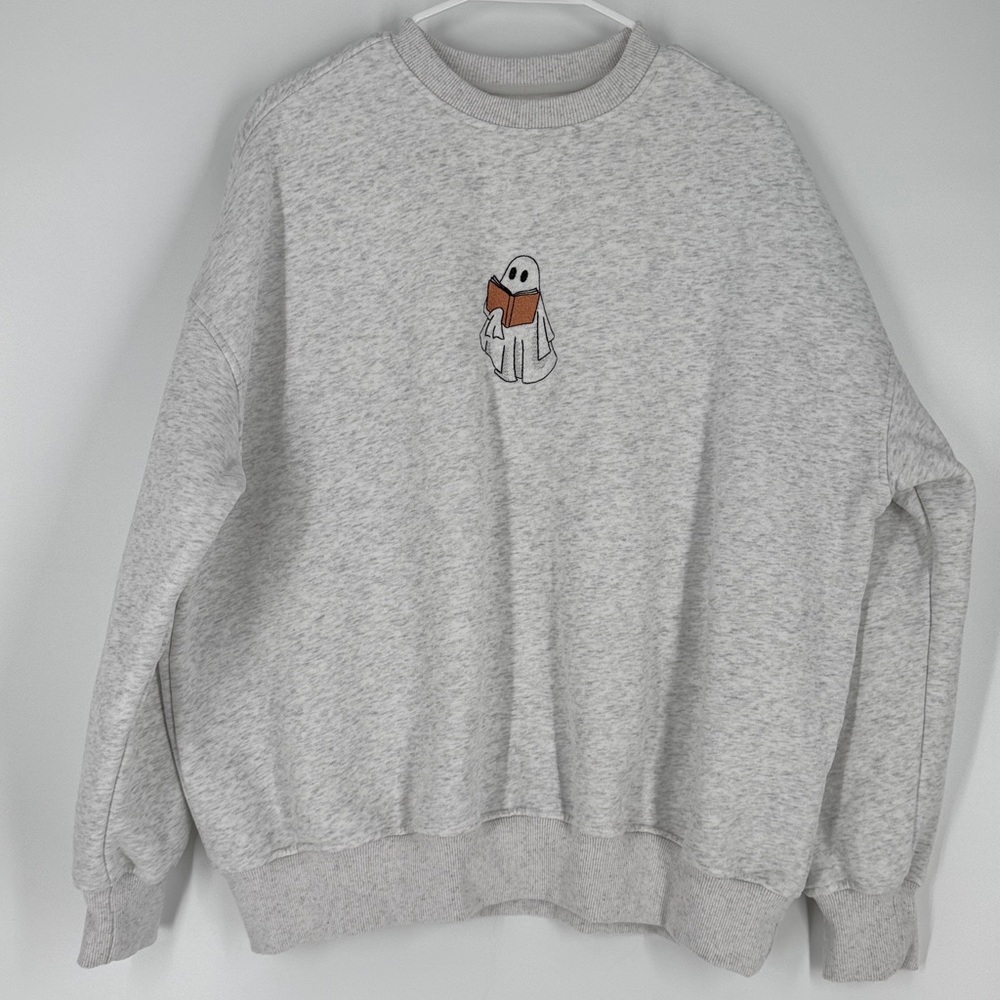 NWOT EMBROIDERED SWEATSHIRT